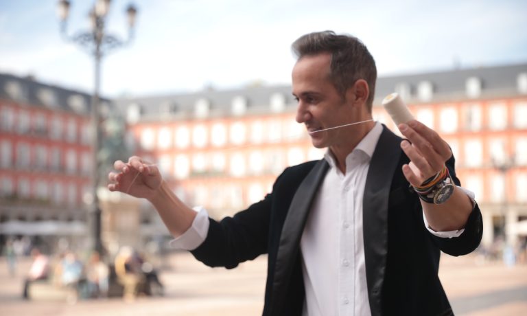 Magia con Cuerdas y Cadenas