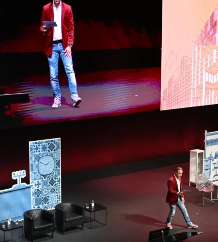 Pablo Corner presentando un evento