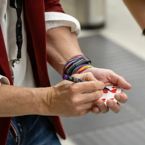 magia de cerca hecha por Pablo Corner